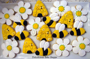 bee spring easter cookie